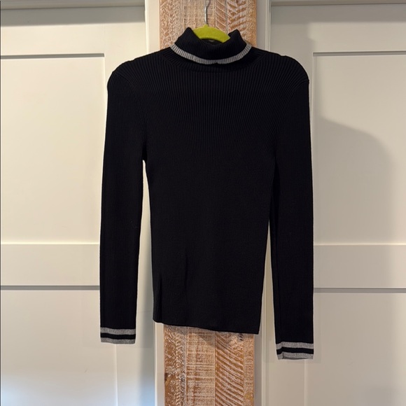 Faherty Black Turtleneck Sweater - Picture 2 of 7